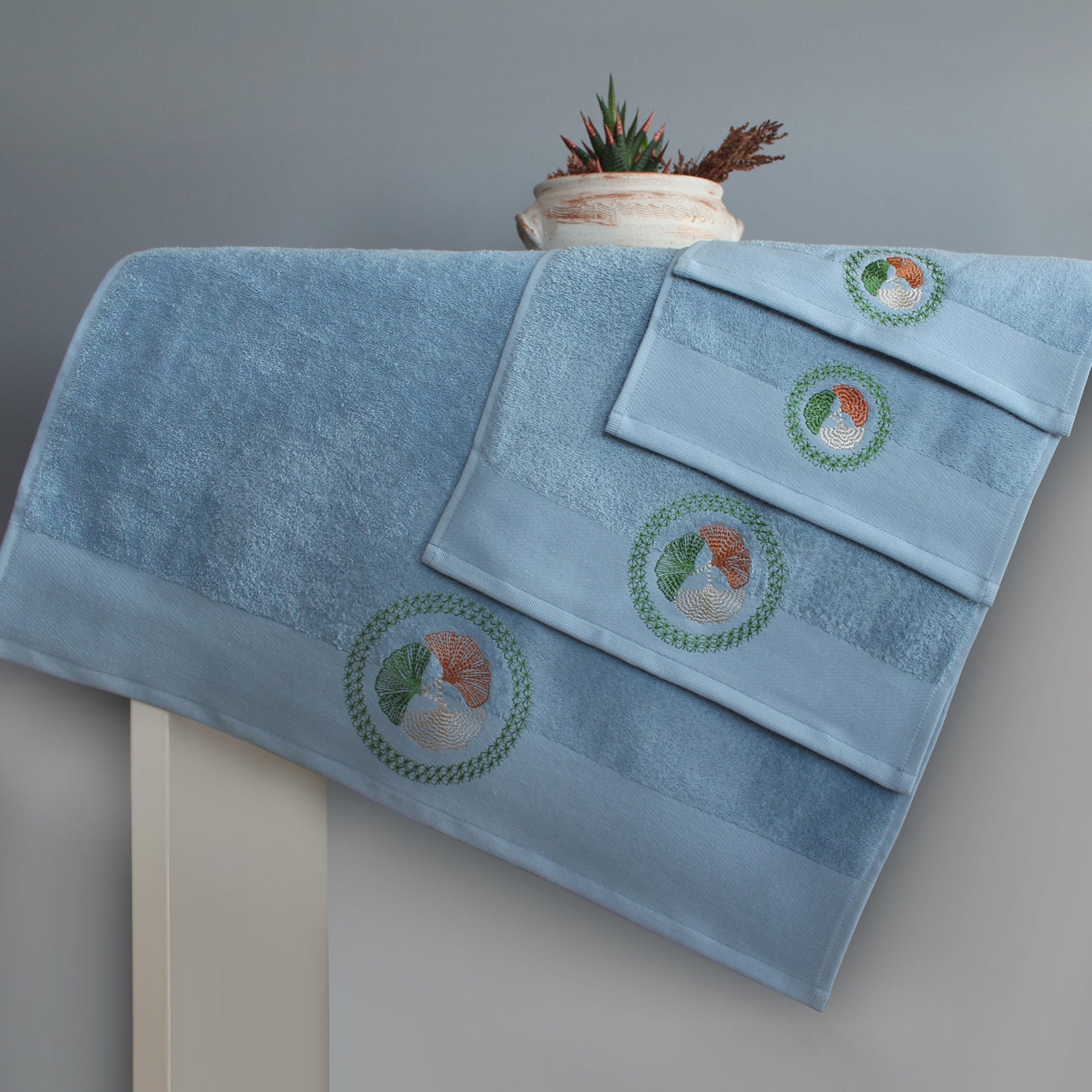 ASPEN Collection 100% Turkish Cotton Bath Towels, 8 piece Bundle, Blue.
