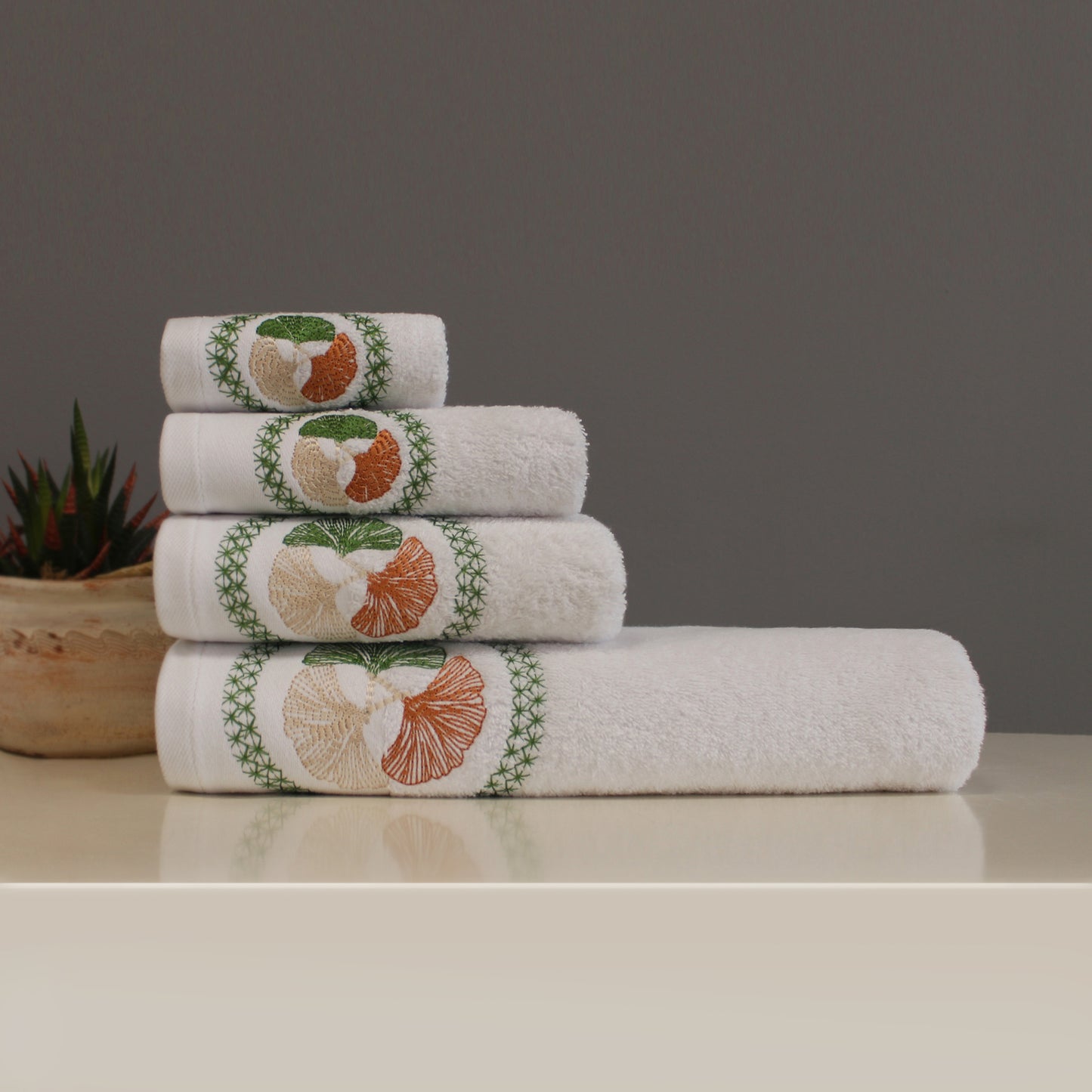 ASPEN Collection 100% Turkish Cotton Bath Towels, 8 piece Bundle, White.