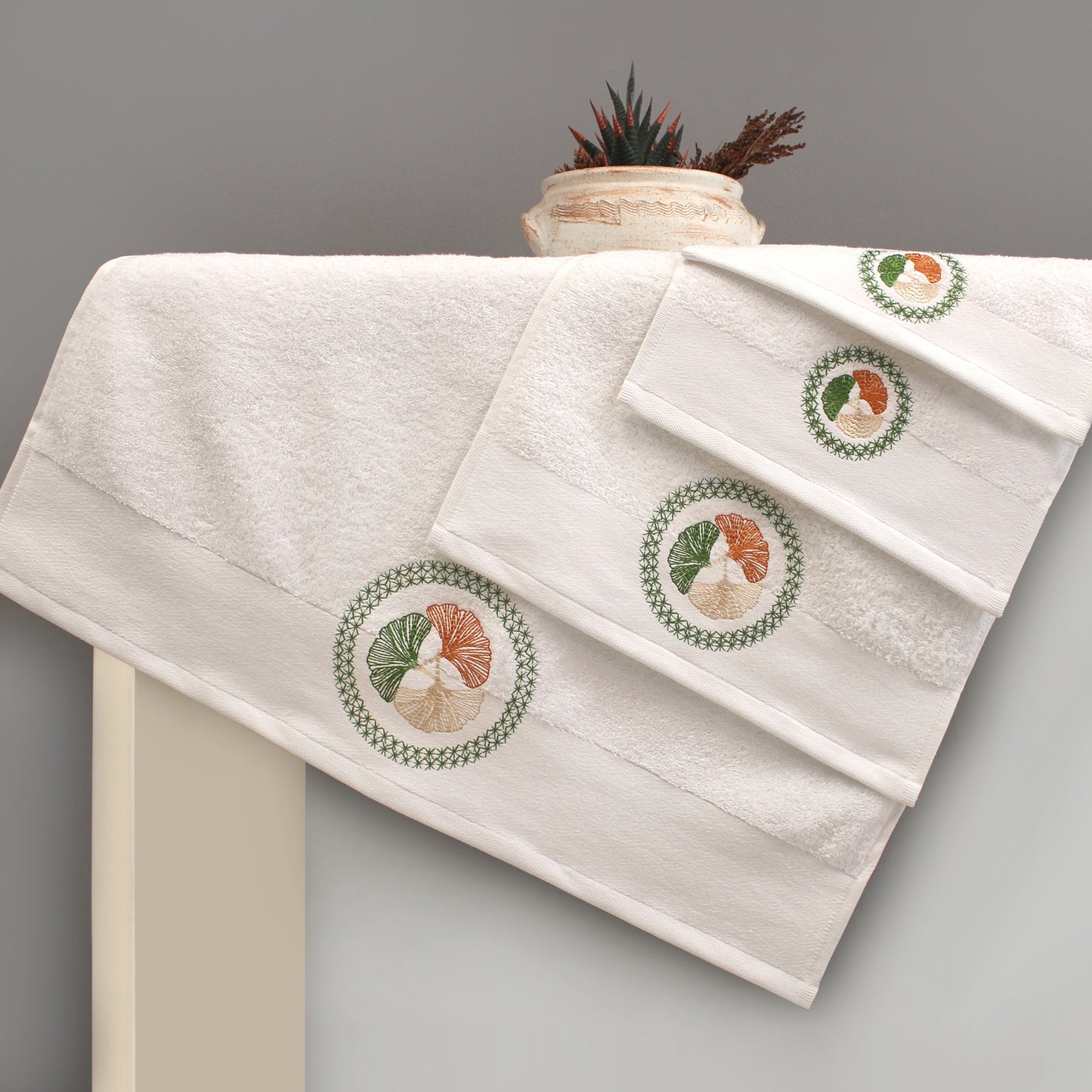 ASPEN Collection 100% Turkish Cotton Bath Towels, 8 piece Bundle, White.